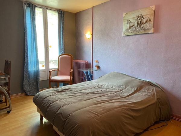 Maison et local commercial- Sable Sur Sarthe 8 pièce(s) 162 m2