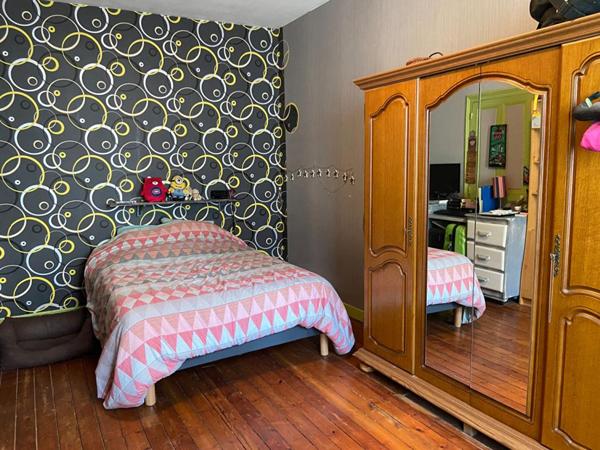 Maison et local commercial- Sable Sur Sarthe 8 pièce(s) 162 m2