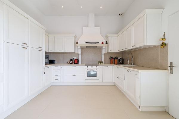 Vente Bastide Cagnes-sur-Mer 5 Pièces 200 m²