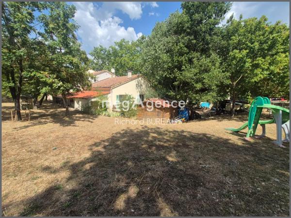 Maison à LA VERDIERE, 83560 - 14 pièces 363m²