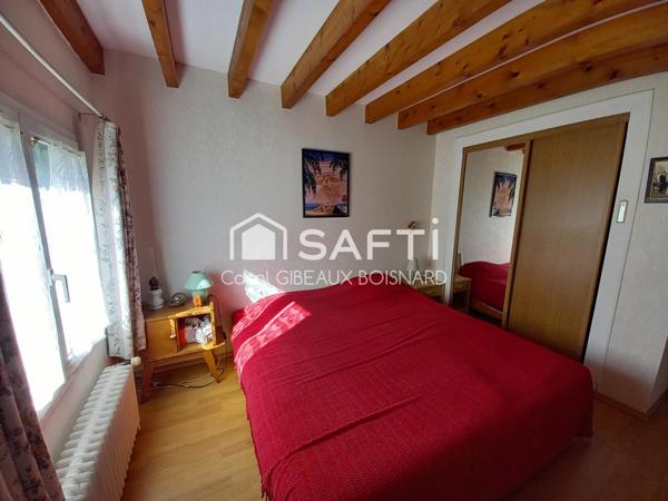 Longère 5 chambres et bureau avec double garage et terrain