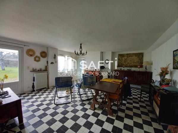 Longère 5 chambres et bureau avec double garage et terrain