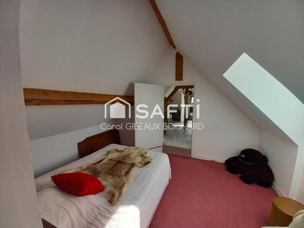 Longère 5 chambres et bureau avec double garage et terrain