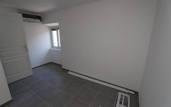 Appartement à vendre    3 pièces • 49,10 m2    Ruoms