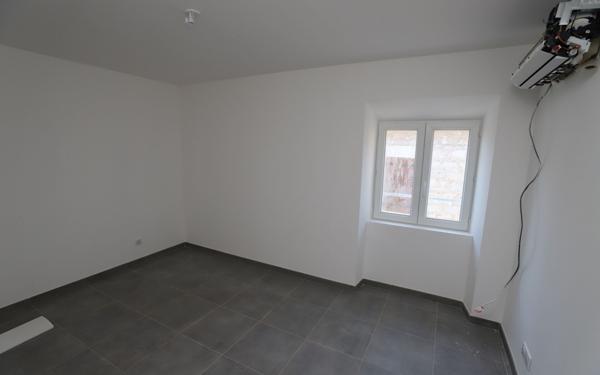 Appartement à vendre    3 pièces • 49,10 m2    Ruoms