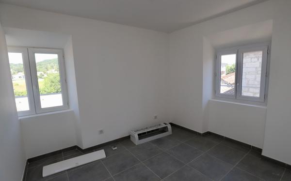 Appartement à vendre    3 pièces • 49,10 m2    Ruoms