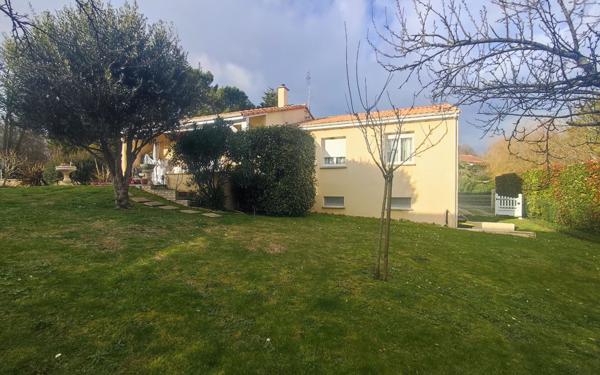 Maison à vendre    4 pièces •  Royan