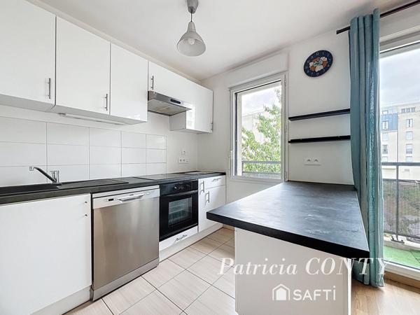 Appartement 3 pièces récent avec balcon et parking