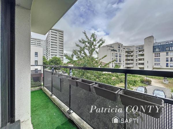 Appartement 3 pièces récent avec balcon et parking