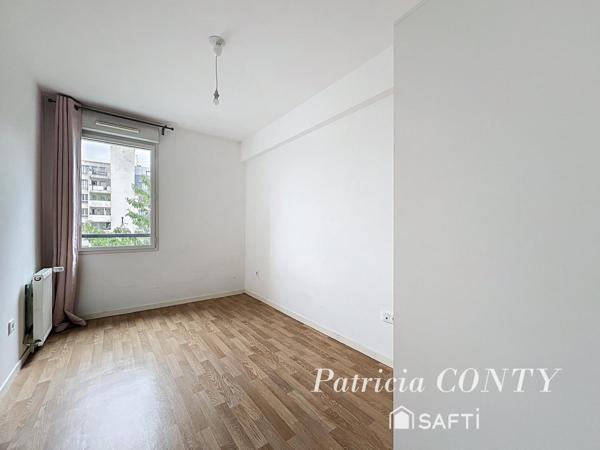 Appartement 3 pièces récent avec balcon et parking