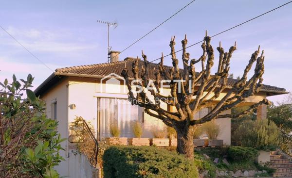 Belle maison rénovée et grand terrain!