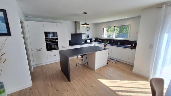 CONTEMPORAINE SURZUR CENTRE 155 m2- 4 chambres- Garage