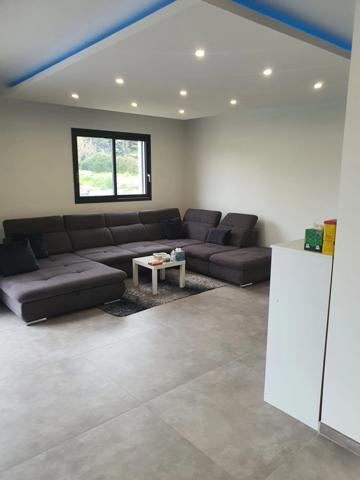 Maison moderne et lumineuse proche frontière suisse avec suite parentale et grand sous-sol