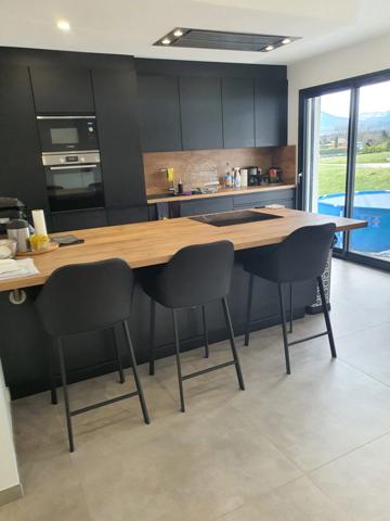 Maison moderne et lumineuse proche frontière suisse avec suite parentale et grand sous-sol