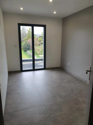 Maison moderne et lumineuse proche frontière suisse avec suite parentale et grand sous-sol