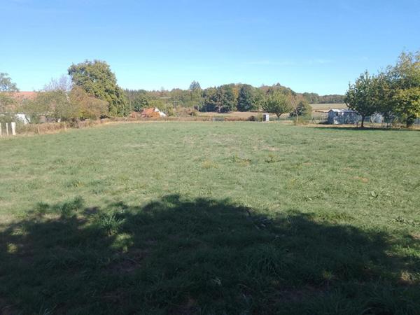 Terrain  constructible de  3200 m²