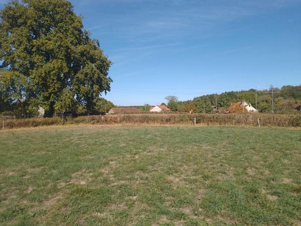 Terrain  constructible de  3200 m²