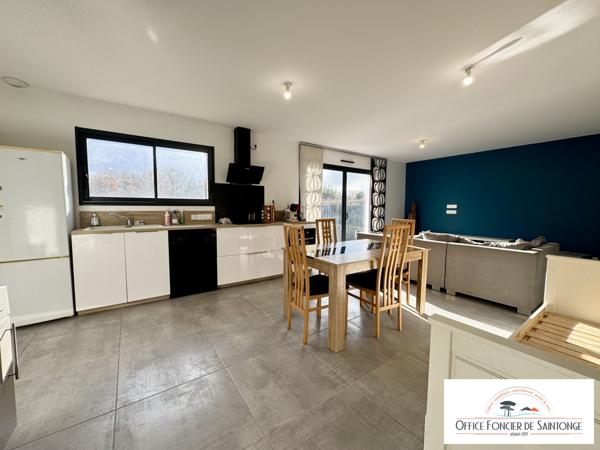 MAISON CONTEMPORAINE À SAINT-AUGUSTIN