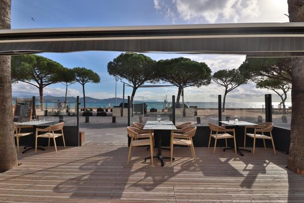 Fonds de commerce de Restauration - Terrasses sur la Plage - Vue mer