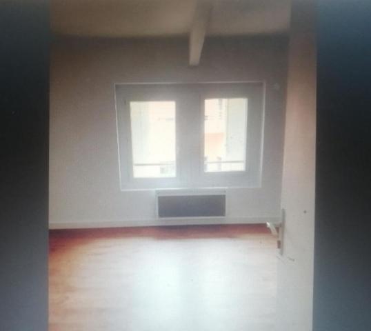 Très Bel Appartement  74m² T3 s/s travaux sur Maison de ville