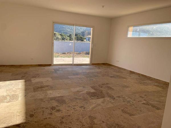 Villa individuelle avec garage, vue montagnes