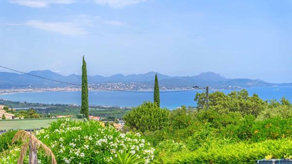 Vente Maison provençale de luxe St Aygulf 8 Pièces 325 m²