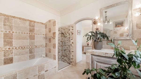 Vente Maison provençale de luxe St Aygulf 8 Pièces 325 m²