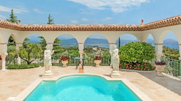 Vente Maison provençale de luxe St Aygulf 8 Pièces 325 m²