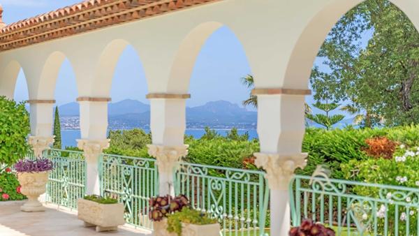 Vente Maison provençale de luxe St Aygulf 8 Pièces 325 m²