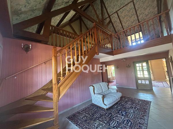 A VENDRE à COULOGNE - Semi plain-pied de 235 M² - 3 chambres - Parcelle de 1 288 M² - Garage.