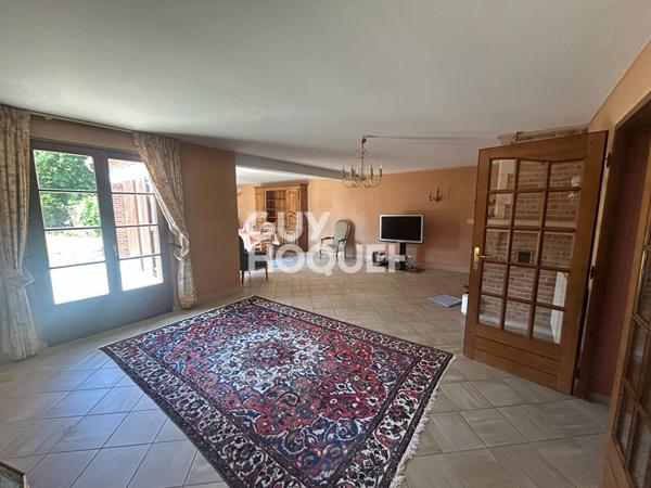 A VENDRE à COULOGNE - Semi plain-pied de 235 M² - 3 chambres - Parcelle de 1 288 M² - Garage.