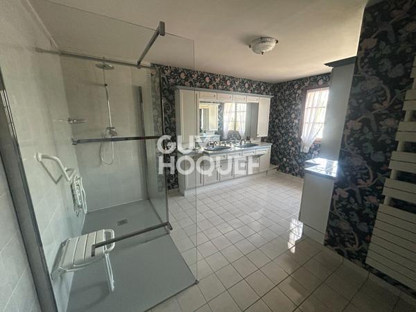 A VENDRE à COULOGNE - Semi plain-pied de 235 M² - 3 chambres - Parcelle de 1 288 M² - Garage.