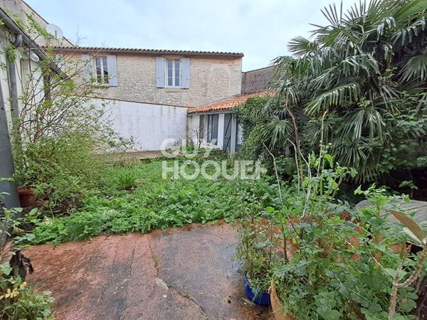 A VENDRE : Immeuble avec fort potentiel au coeur de La Flotte en Ré