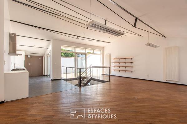 Loft contemporain avec terrasse en centre-ville
