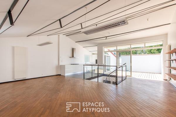 Loft contemporain avec terrasse en centre-ville