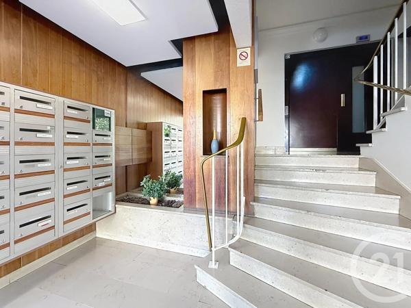 Appartement F3 à vendre  3 pièces - 68,20 m 2   REIMS  - 51