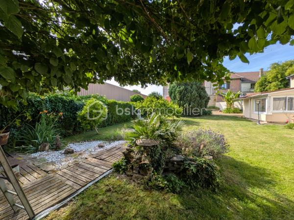 Dans un cadre verdoyant, un terrain arboré, un fort potentiel. découvrez .........
Nichée au cœur du paisible village de Vrizy, à deux pas de Vouziers, offrant toutes les commodités : supermarchés, commerces, écoles, services médicaux, cinéma, piscine. Seulement à 45 minutes de Reims et à environ 20 min de Rethel, cette authentique longère pleine de caractère séduira les amoureux de l’ancien et de nature.
Une opportunité rare pour créer une maison chaleureuse et personnalisée dans un environnement calme et verdoyant.
Venez méditer sur ce magnifique terrain arboré et fleuri de 1 198 m², la propriété bénéficie d’un agréable extérieur avec terrasse, arbres fruitiers et arbustes, idéal pour profiter des beaux jours en toute tranquillité ou entre amis.
A l'intérieur au charme authentique.
Dès l’entrée, vous découvrirez une cuisine spacieuse et lumineuse de 16,00 m² desservant un séjour confortable de 30,00 m² ainsi qu’un salon indépendant de 15.00 m². Les volumes permettent facilement d’imaginer une vaste pièce de vie ouverte et conviviale.
À l’étage :
• 2 belles chambres de 22.00 m² et 12,00m²
• Une pièce supplémentaire de 12,00 m² pouvant devenir bureau, dressing ou chambre d’appoint
• Salle d’eau et WC
Le cachet de l’ancien est préservé grâce aux poutres apparentes et au superbe mur en parement de pierre, offrant une base idéale pour une rénovation de caractère.
Travaux à prévoir
• Isolation façade arrière avec bardage esthétique
• Remise aux normes de l’assainissement
• Travaux partiels d’électricité

 Les atouts :
• Environnement calme et naturel
• Terrain arboré avec terrasse
• Beaux volumes et nombreuses possibilités d’aménagement
• Isolation extérieure déjà réalisée sur la façade avant et les pignons
• Dépendances : atelier, remise d’environ 15 m² à rénover
• Garage non attenant à environ 10 m
• Double vitrage
• Chauffage fioul + insert bois pour une ambiance chaleureuse
Une situation idéale pour une famille ou passer des week-ends entre amis.
