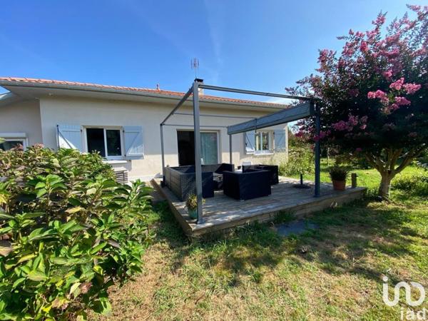 Maison 5 pièces de 145 m² à Saint-Martin-de-Hinx (40390)