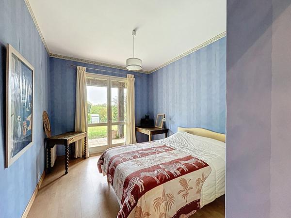 Villa provençale sur terrain constructible de 7149m²division en minimum 5 lots, quartier calme, piscine