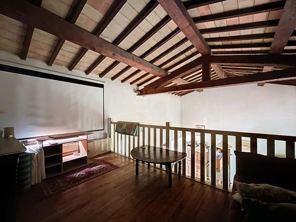 Villa provençale sur terrain constructible de 7149m²division en minimum 5 lots, quartier calme, piscine