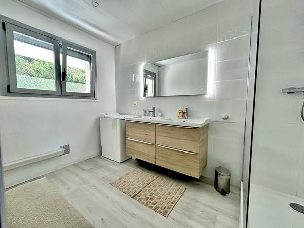 Exclusivité : Nice Mont Boron (06300) : Appartement 2/3 pièces d'environ 55 m2 + cave (Possibilité Parking en sus)