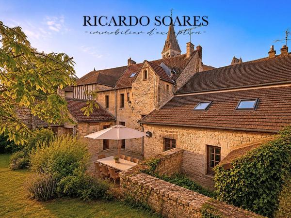 SAINT-LEU-D'ESSERENT 60340 - MAISON DE VILLE EN PIERRE PLEINE DE CHARME / 153 m2 / 3 CHAMBRES / DEPENDANCES / JARDIN SANS VIS-A-VIS