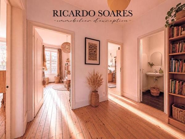 SAINT-LEU-D'ESSERENT 60340 - MAISON DE VILLE EN PIERRE PLEINE DE CHARME / 153 m2 / 3 CHAMBRES / DEPENDANCES / JARDIN SANS VIS-A-VIS