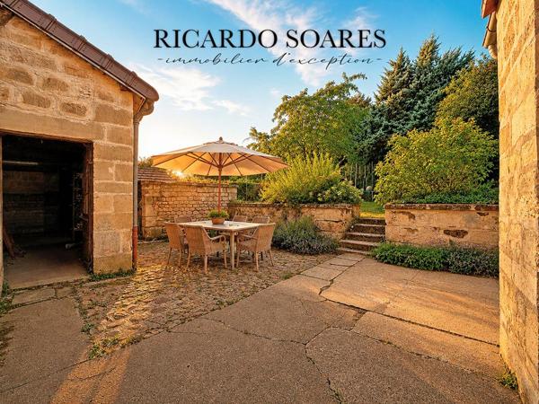 SAINT-LEU-D'ESSERENT 60340 - MAISON DE VILLE EN PIERRE PLEINE DE CHARME / 153 m2 / 3 CHAMBRES / DEPENDANCES / JARDIN SANS VIS-A-VIS