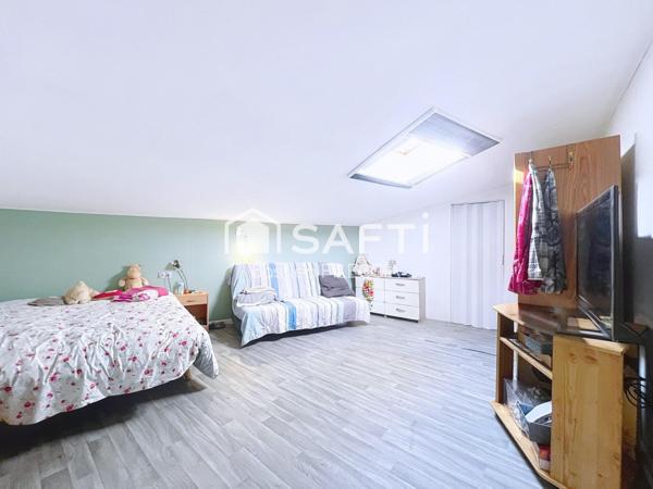 Située au coeur de Carbonne, centre ville à pied