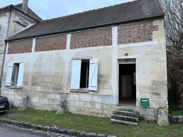 COURTEUIL 60300 tout proche de Senlis / Maison de village de 110 M² entierement à rénové sur une parcelle de 200m² env.