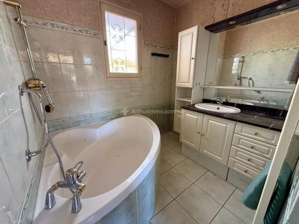Vente                                                      Maison
                        
                     6 pièces                      127 m2                     à Illoud