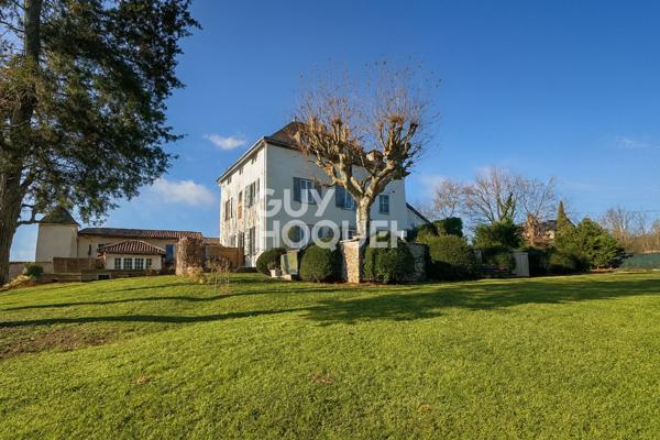 APPARTEMENT DE CHARME . DERNIER ÉTAGE . RÉSIDENCE BOURGEOISE AU CALME ABSOLU . TASSIN-LA-DEMI-LUNE