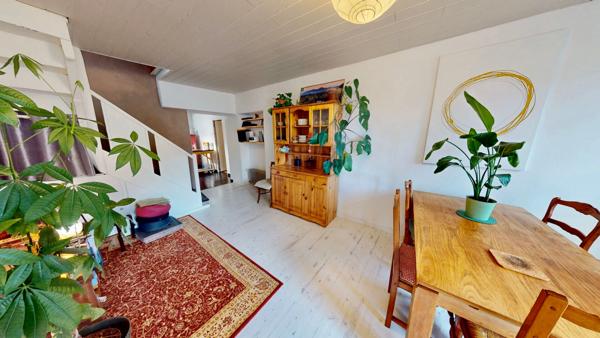 Charmante Maison en Pierre au coeur du village de Saint Maurice de Rotherens