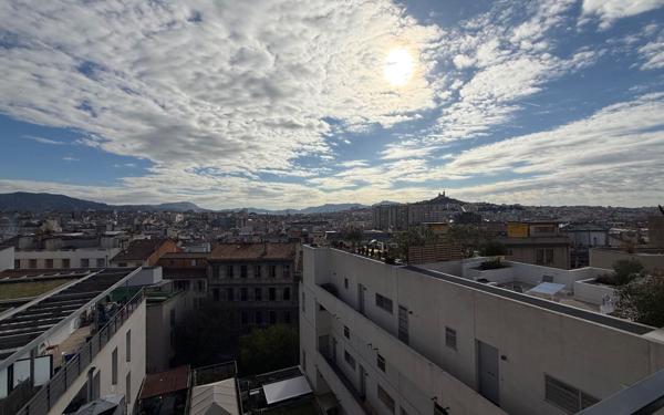 Appartement à louer    1 pièce •  Marseille 1